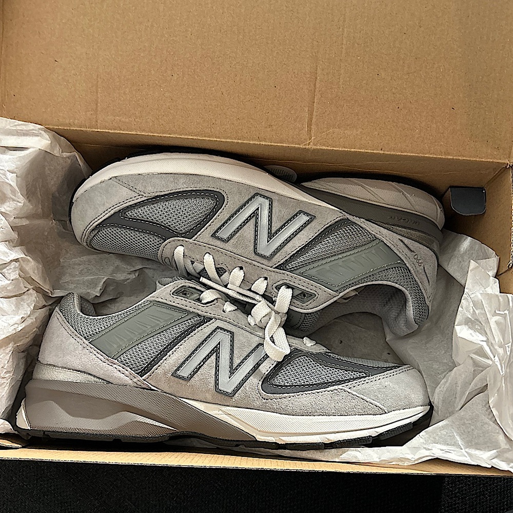 Brand new - New Balance 990 Women’s 8/Boys 6.5
